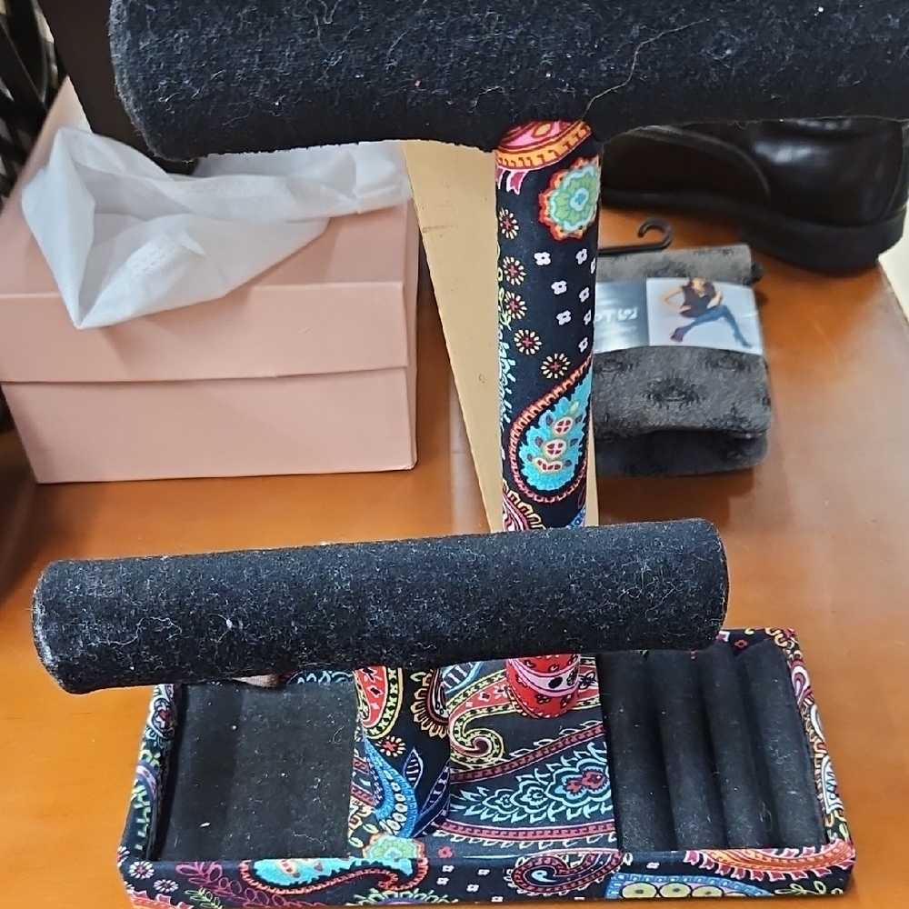 100% Cotton Paisley Jewelry Organizer with Black Holders